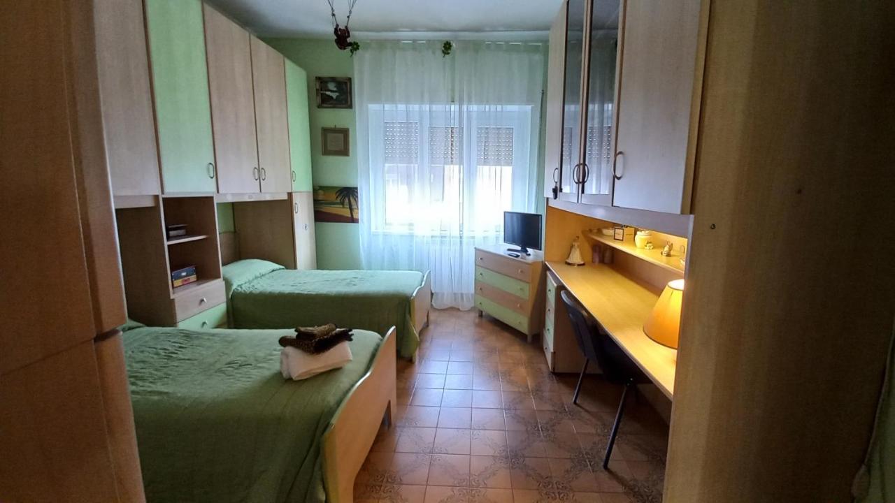 Appartamento Incantevole Al Centro Di Torvaianica Dış mekan fotoğraf